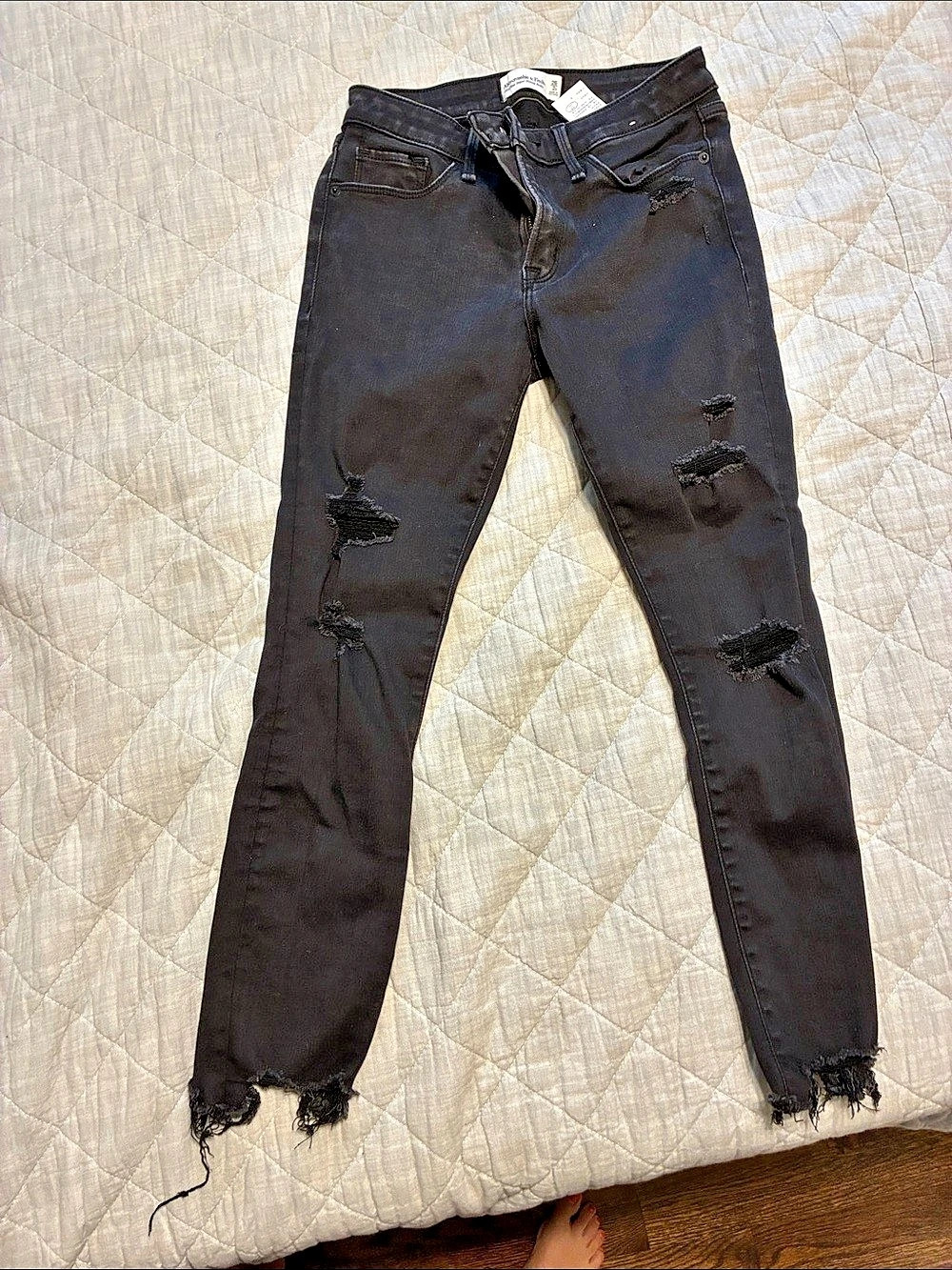 Abercrombie Kids High Rise Super Skinny Jeans in Distressed Black